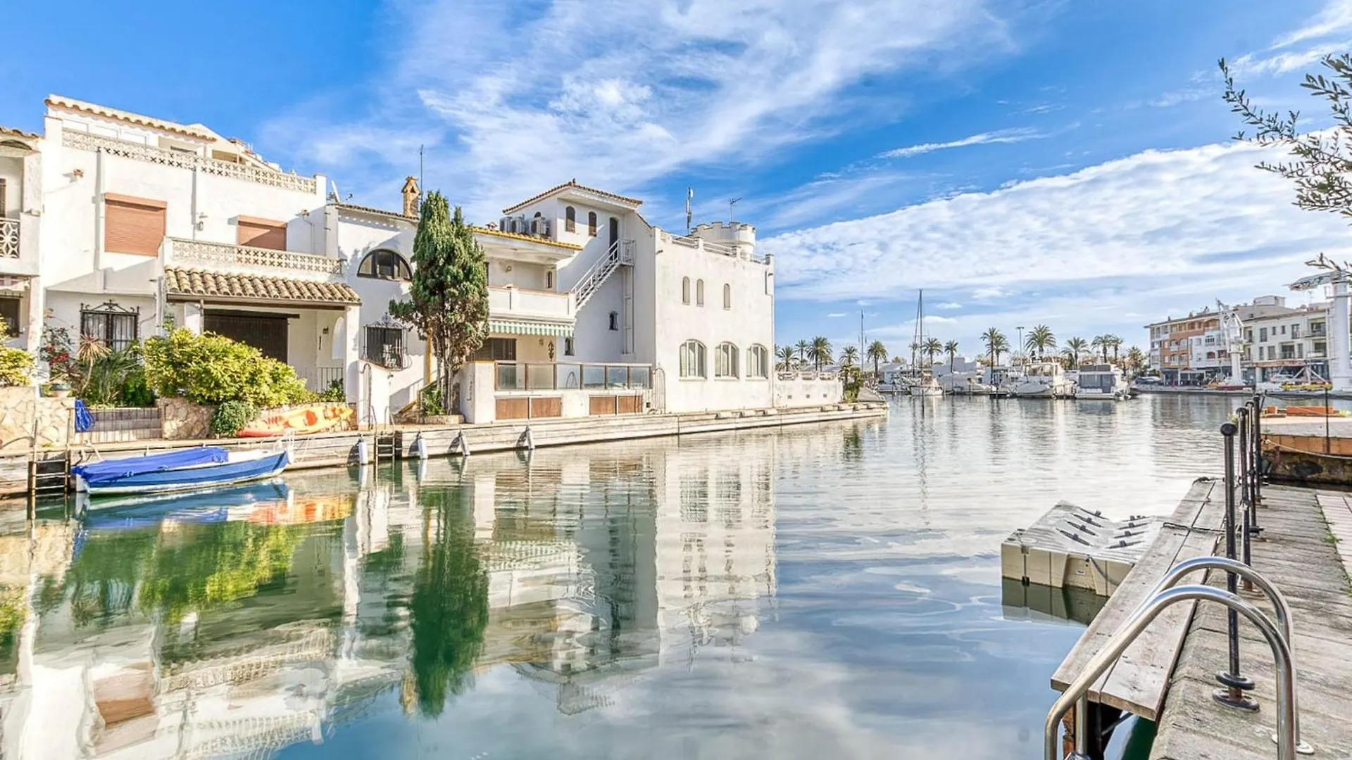 Nice Apartment With Wellness Empuriabrava