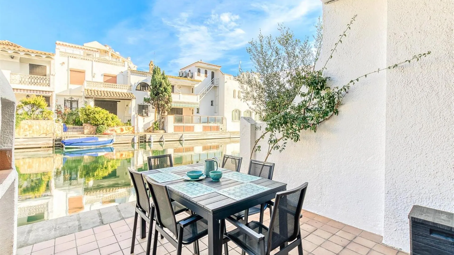 Nice Apartment With Wellness Empuriabrava