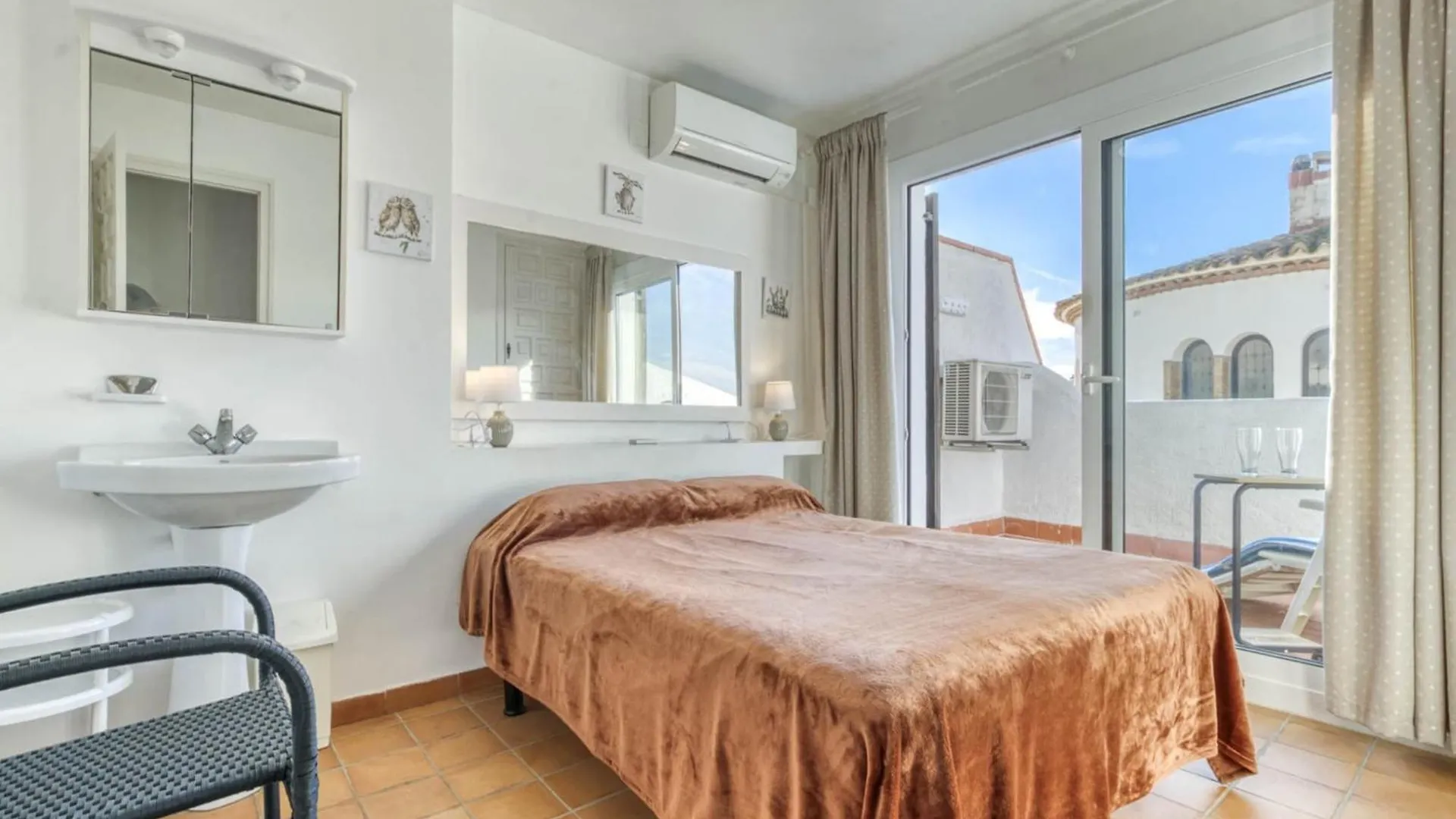 Nice Apartment With Wellness Empuriabrava